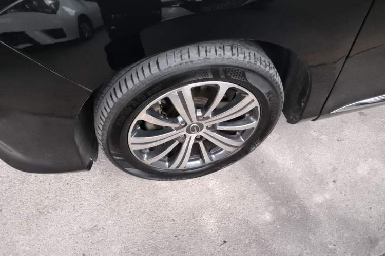 Used GAC Trumpchi M8 2018 320T Luxury Edition Exterior 4