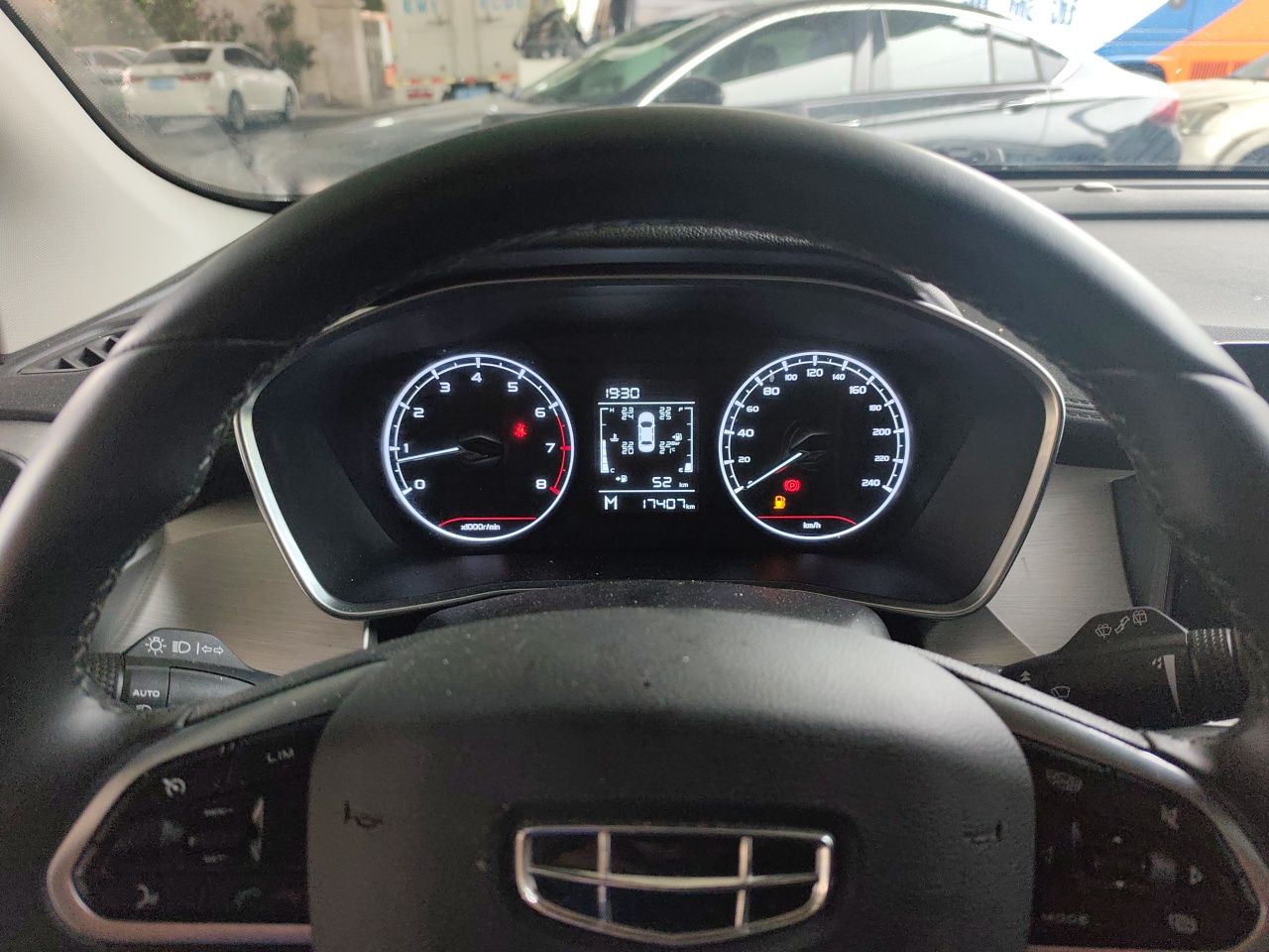 Geely Auto Coolray 2023 1.4T Manual Gold Edition — снимка 8
