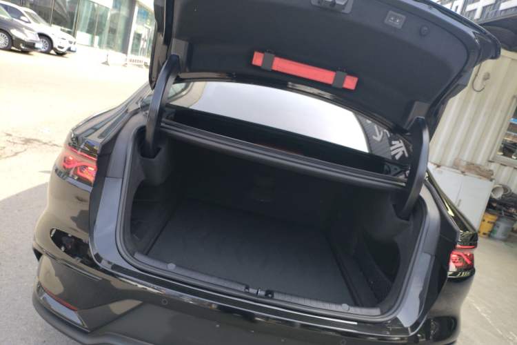 Used BYD Han 2024 DM-i Glory Edition 121KM Elite Model Trunk