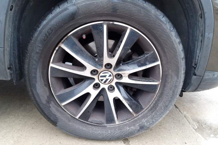 Used Volkswagen Tiguan 2013 1.8TSI Automatic Two-Wheel Drive Luxury Model Right Front Wheel Hub