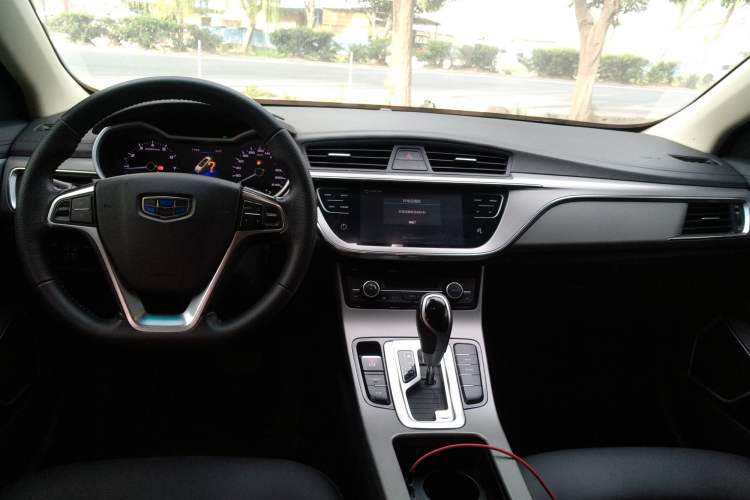 Used Geely Auto Emgrand GL 2018 1.8L DCT Elite Smart Connectivity Version Center Console