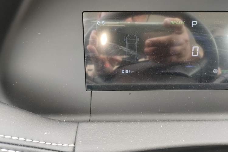 Used Radar King Kong 2025 430 km Two-Wheel Drive Standard Box – Lucky King Odometer Close Up