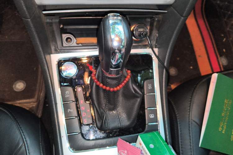 Used Volkswagen Passat 2015 1.8TSI DSG Prestige Edition Gear Lever