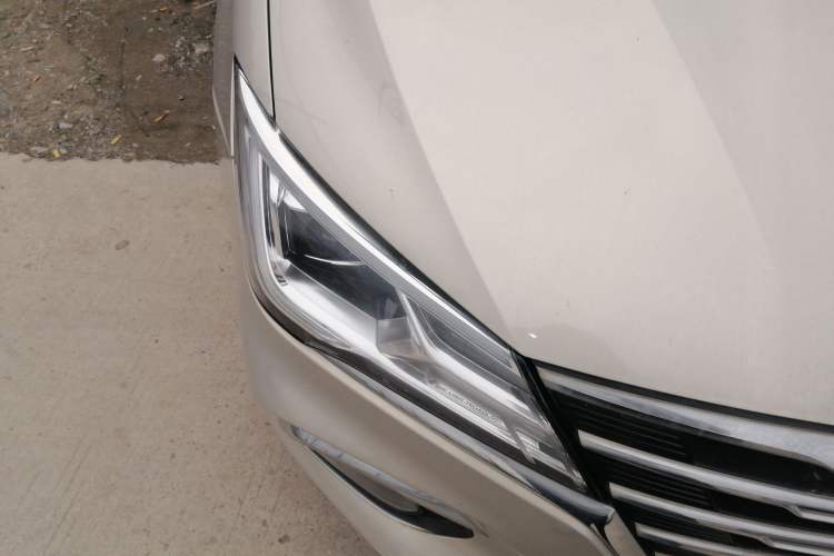 Used Roewe i5 2020 1.5L Manual 4G Connect Luxury Edition
