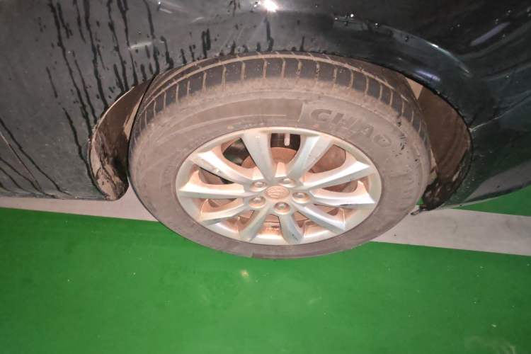 Used Buick GT 2013 GT 1.6L Automatic Fashion Edition Right Front Wheel Hub