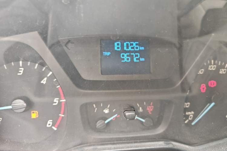 Used Ford Transit 2017 2.0T Diesel Multi-Function Commercial Vehicle Mid-Drive Mid-Roof China V Standard
