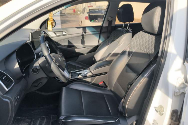 Used Hyundai Tucson 2020 280TGDi Two-Wheel-Drive GLS Fashion Edition China VI Standard