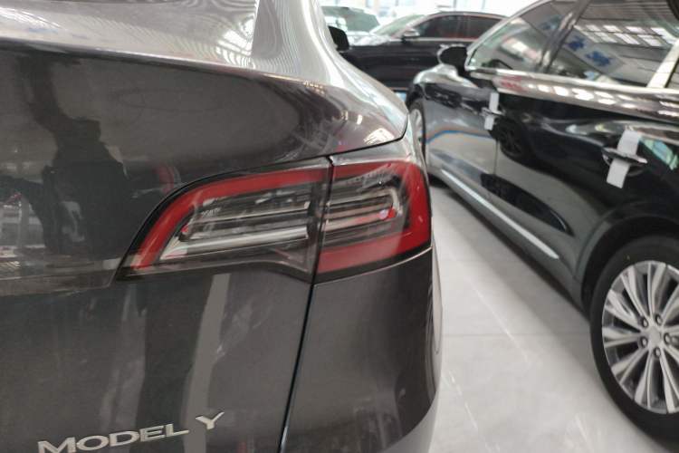 Used Tesla Model Y 2023 Rear-Wheel-Drive Version Exterior 3