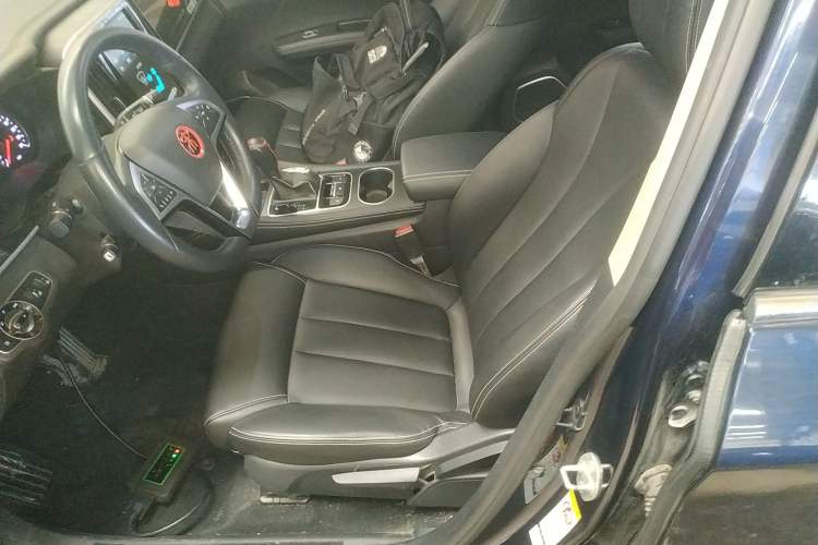 Used BYD Song MAX 2018 1.5T Automatic Smart Connect Elite Model with 6 Seats Left Front Seat