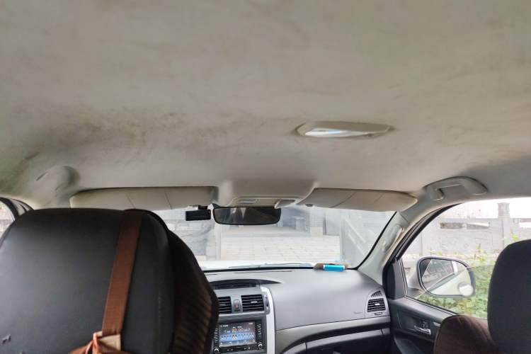 Used Foton Tunland 2018 2.8T E5 Two-Wheel-Drive Comfort Version with Long Wheelbase Equipped with 4J28TC4 Engine
