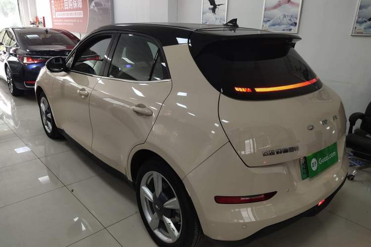 Used ORA Good Cat 2022 Morandi Edition 400km Standard Range Luxury Version Lithium Iron Phosphate