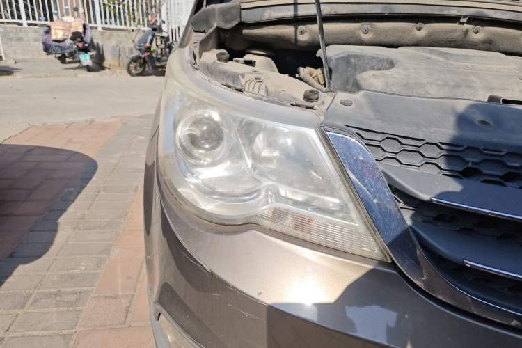 Used Baojun 730 2014 1.5L Manual Luxury Navigation ESP Version 7 Seats