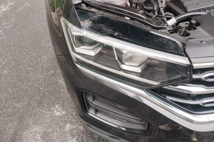 Used Volkswagen Tayron 2020 280TSI Two-Wheel Drive Luxury Connect Edition Right Front Headlight