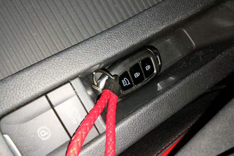 Used Hyundai ENCINO 2018 1.6T Dual-Clutch ZhiPao Edition China V Standard Vehicle Key