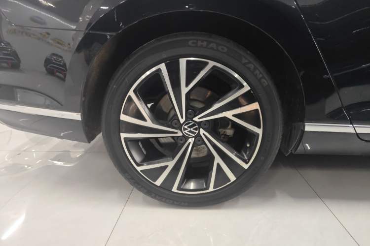 Used Volkswagen Magotan 2020 330TSI DSG Leading Model Right Rear Wheel Hub