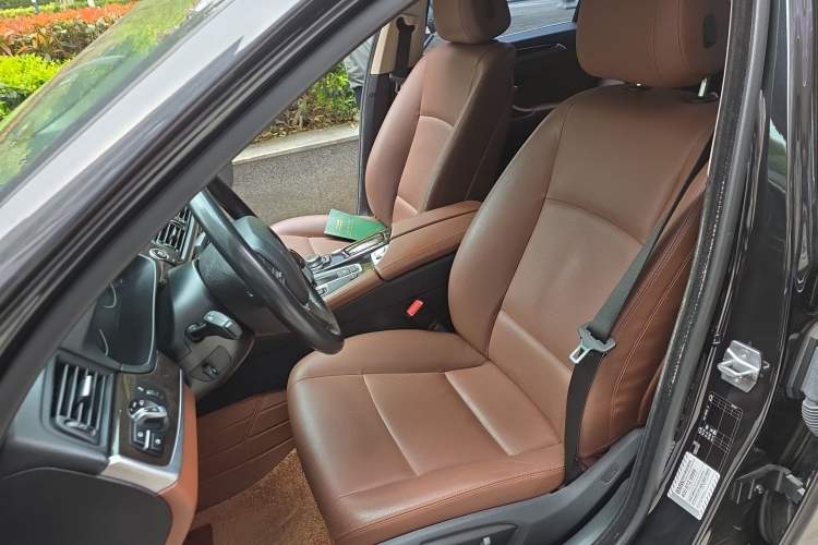 Used BMW 5 Series 2017 525Li Leading Model
