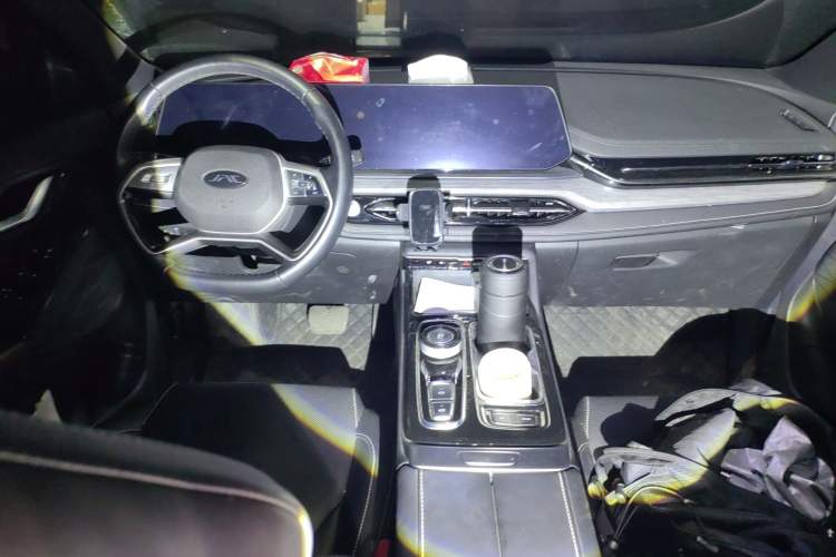 Used JAC QX PHEV 2023 120km Jingchi Edition Center Console