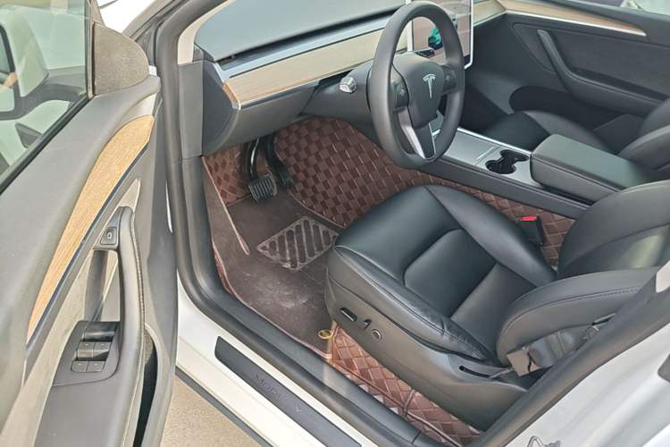 Used Tesla Model Y 2022 Rear-Wheel-Drive Version