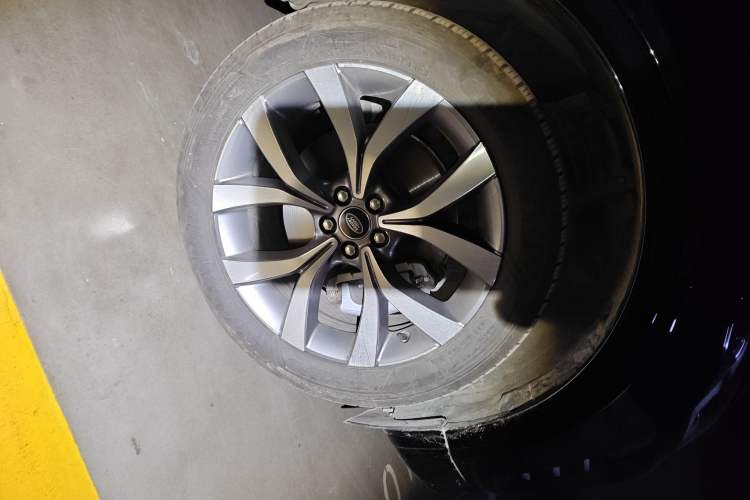 Used Land Rover Discovery Sport 2025 249 PS Performance Tech Edition
