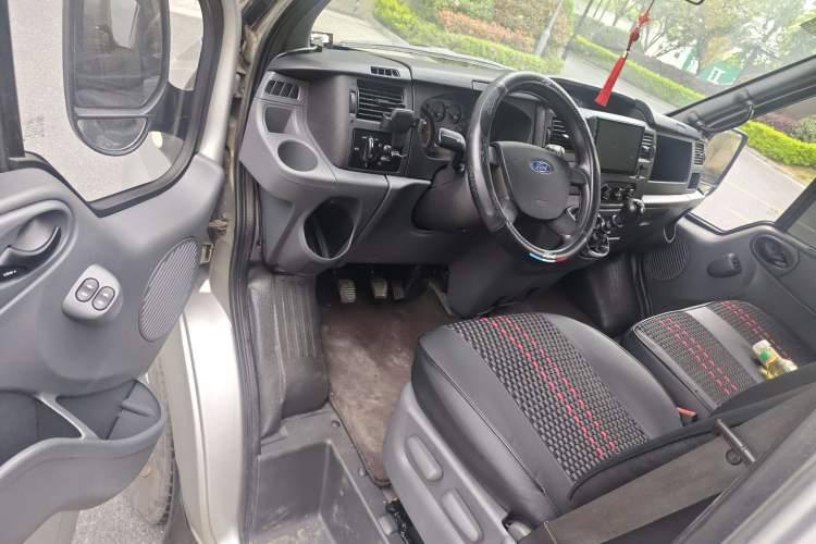 Used Ford Transit Custom 2016 2.2T Long-Wheelbase 6/7-Seater Mid-Roof Multi-Purpose Vehicle Driver Seat