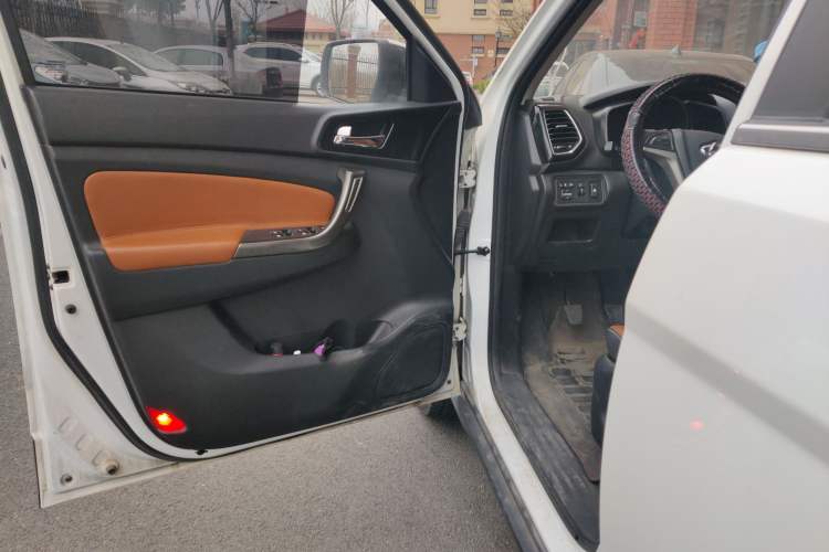 Used CHANGAN OSHAN CX70 2017 CX70T 1.5T Manual High-Performance Edition Driver Seat