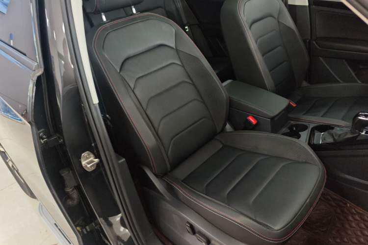 Used Volkswagen Tayron 2020 330TSI Two-Wheel Drive Luxury Smart Connectivity Version
