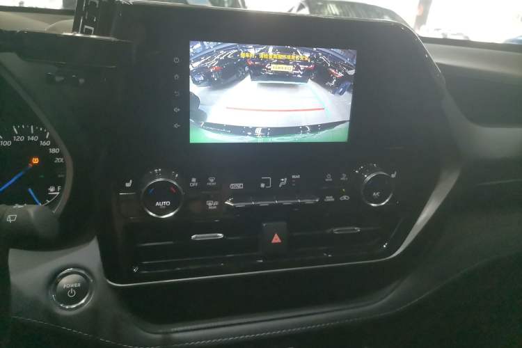 Used Toyota Highlander 2023 2.5L Smart Electric Hybrid Dual-Motor All-Wheel-Drive Luxury 7-Seater