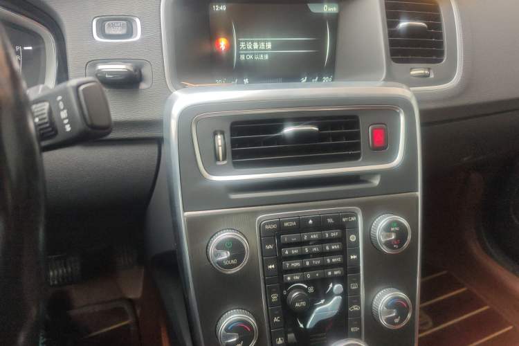 Used Volvo S60 2015 S60L T5 Intelligent Drive Edition Audio And AC Panel