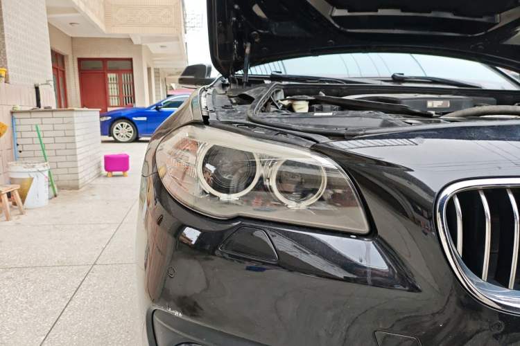 Used BMW 5 Series 2014 528Li Leading Model
