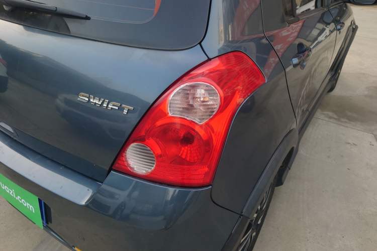 Used Suzuki Swift 2016 1.5L Automatic Fashionable Coolplay Edition
