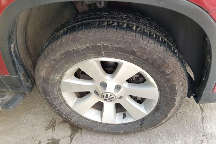 Used Volkswagen Tiguan 2012 1.8TSI Automatic Two-Wheel Drive Urban Edition Right Front Wheel Hub