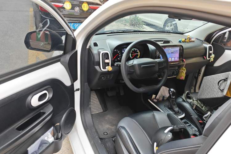 Used Roewe Clever 2022 311km QiQi BoBo Edition Driver Seat