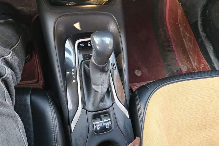 Used Toyota Corolla 2021 Dual-Motor 1.8L E-CVT Elite Edition
