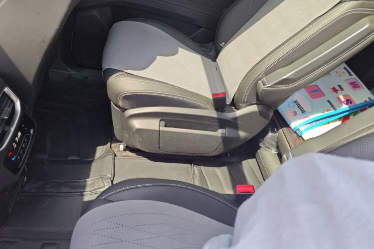 Used Volkswagen Talagon 2023 Facelift 380TSI All-Wheel-Drive Luxury Jiajing Pro 6-Seater Left Rear Seat