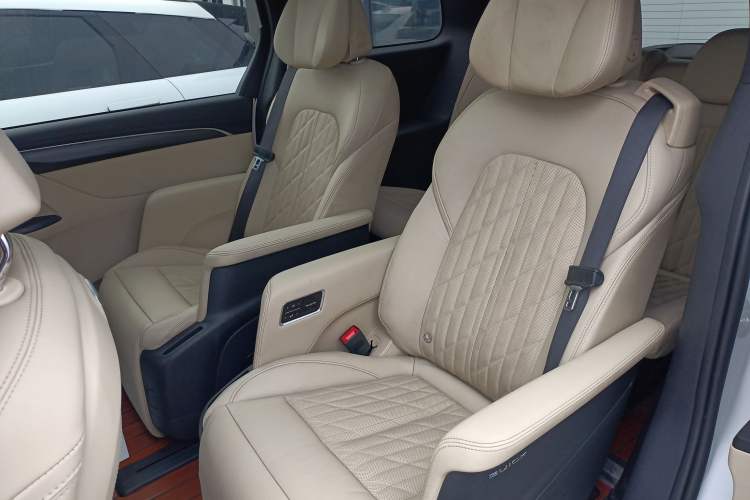 Used Buick GL8 2022 ES Land Cruiser 653T Luxury Model