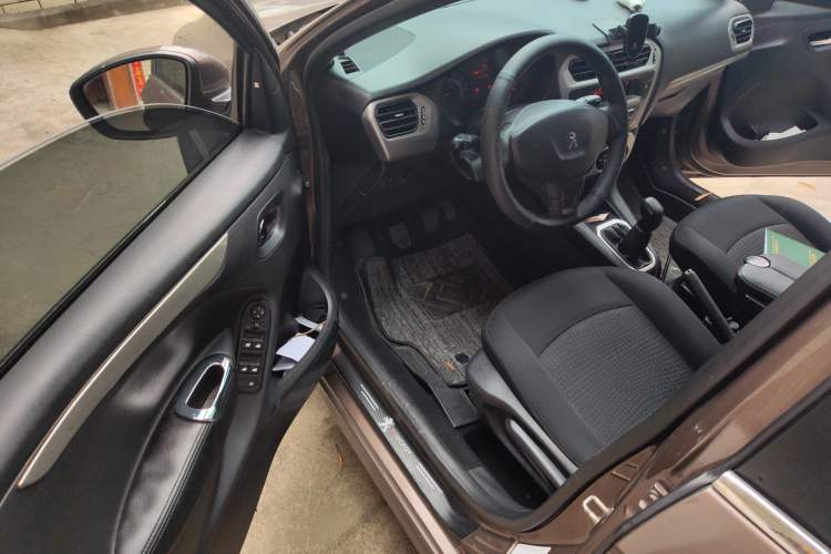 Used Peugeot 301 2014 1.6L Manual Comfort Edition
