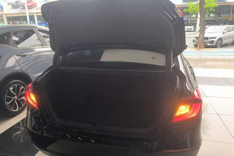 Used Honda Accord 2018 260TURBO Elite Edition China VI Trunk