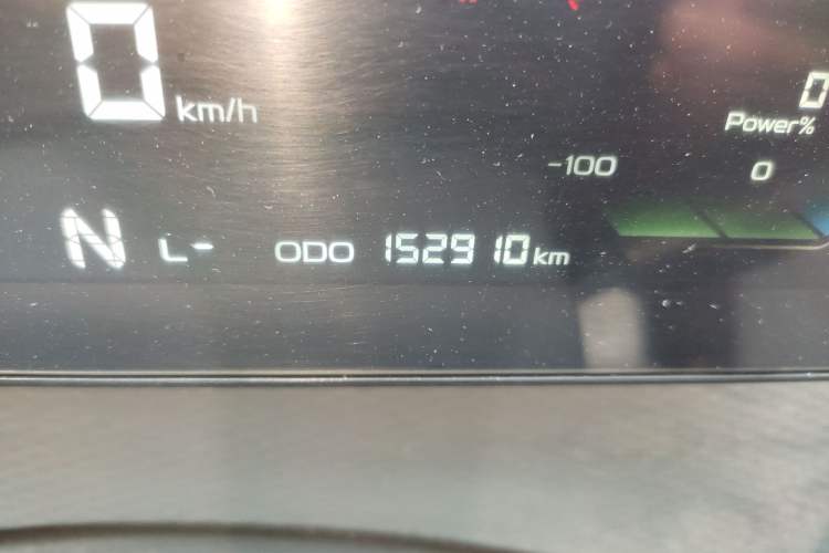 Used Farizon Xingxiang V 2023 V6E Ningde Times 38.64 kWh Value Edition Odometer Close Up