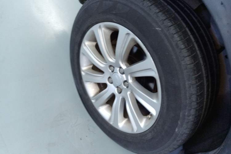 Used Land Rover Discovery Sport 2017 2.0T SE Exterior 8