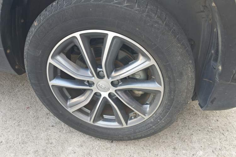 Used Geely Auto Emgrand X7 Sport 2018 1.8TD Automatic Two-Wheel Drive Smart Connect 4G Internet Edition
