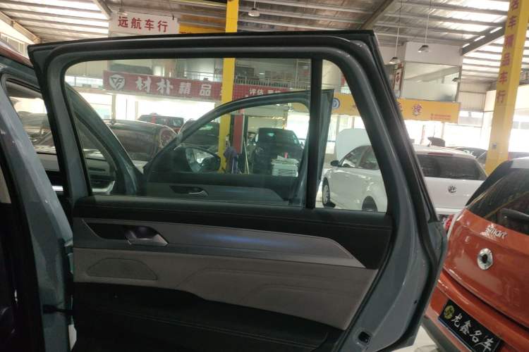 Used Volkswagen Tavendor 2023 380TSI Four-Wheel Drive R-Line Cruise Edition