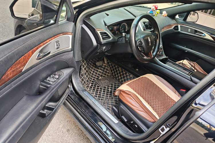 Used Lincoln MKZ 2018 2.0T Premium Edition Driver Seat