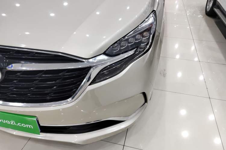 Used Buick GL8 2022 ES Landtrek 653T Comfort Edition