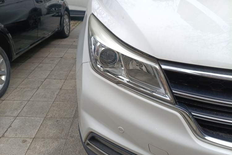 Used Baojun 730 2019 1.5T CVT Flagship Model 7 Seats China VI Emission Standard Right Front Headlight