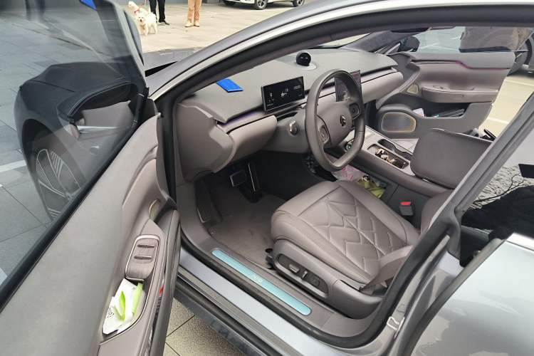 Used Nio ET7 2024 75 kWh Executive Edition Driver Seat