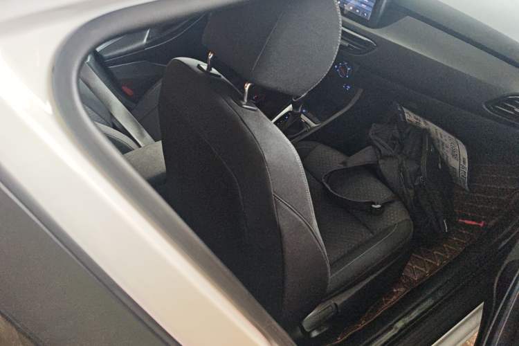 Used Hyundai Celesta 2018 1.6L Automatic GL Enjoyment Version China V Standard