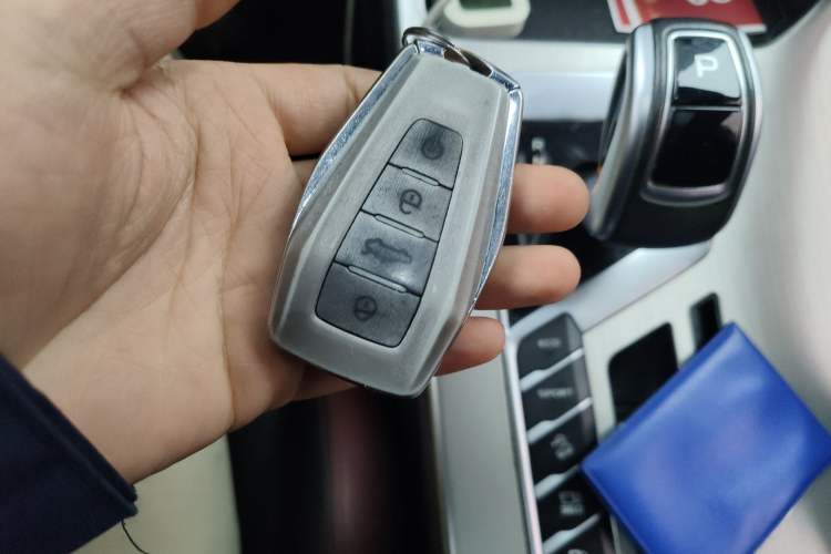 Used Geely Auto Coolray 2019 Sport Model 260T DCT Battle China V Standard
