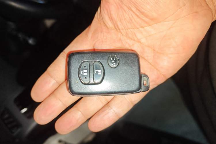 Used Toyota Prius 2012 1.8L Luxury Advanced Edition Vehicle Key