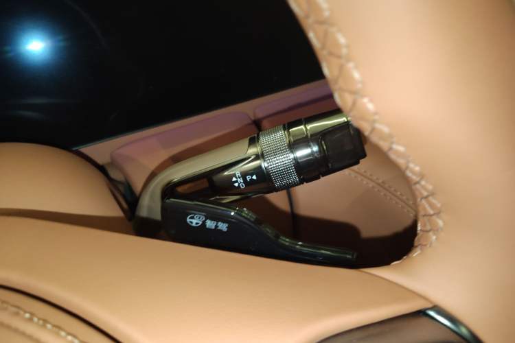 Used Yangwang U8 2023 Luxury Edition
