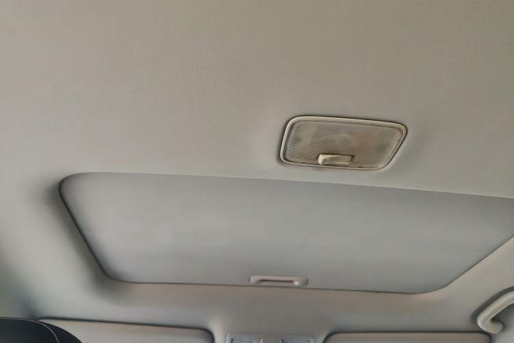 Used Kia Sportage R 2012 2.0L Manual Two-Wheel Drive GLS Headliner